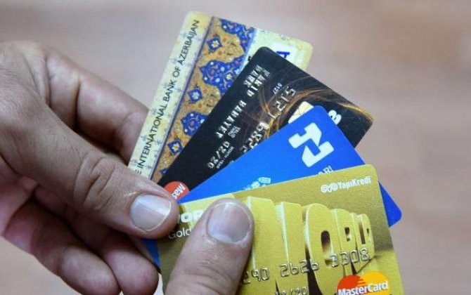 В Баку задержаны подозреваемые в краже денег с банковских карт граждан - ФОТО