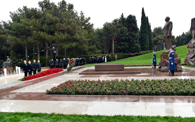 Ulu öndər Heydər Əliyevin əziz xatirəsi ədliyyə orqanlarında yad edilib - FOTO