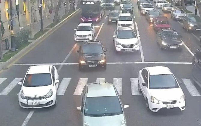 Bakının bir sıra yollarında sıxlıq müşahidə olunur - SİYAHI