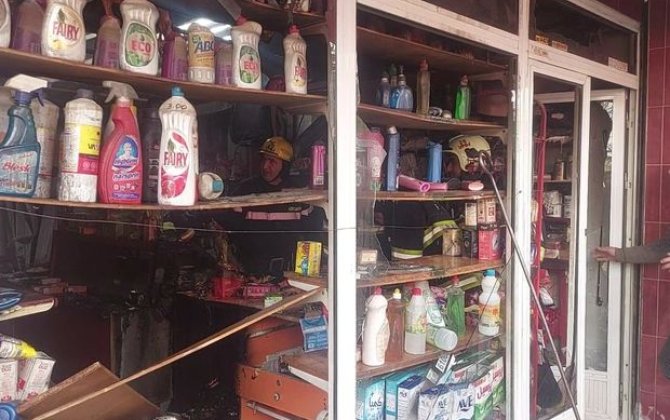 Gəncədə mağaza yandıb - FOTO