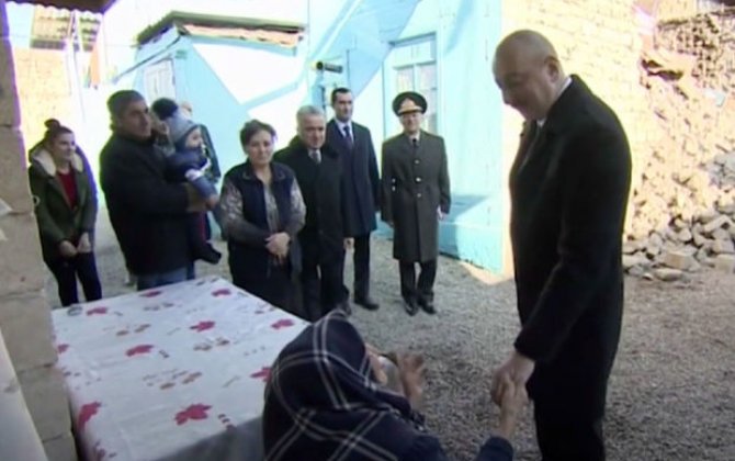 Şamaxıda baş verən zəlzələdə evi dağılan Saray nənə Prezident ilə görüşündən danışıb - VİDEO