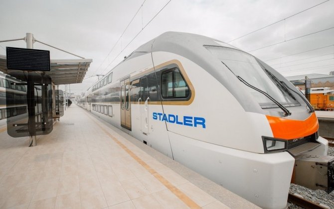 Bakı-Pirşağı-Sumqayıt qatarı elektrik kəsintisinə görə yolda qalıb