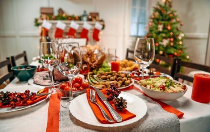 Dəyişməyən iki ənənə və qeyri-standart xərc: Yeni il süfrəsi neçəyə başa gələcək? - FOTO