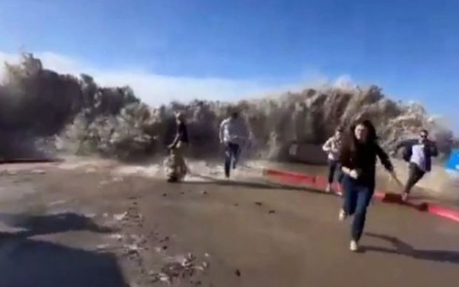 Dəniz daşdı, insanlar dalğayla sürükləndi: Kaliforniya təbii fəlakətin əsarətində - FOTO/VİDEO