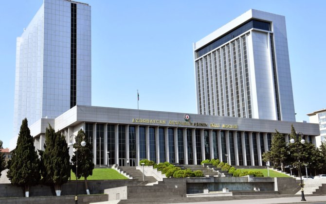 Deputatlar tətilə çıxdı