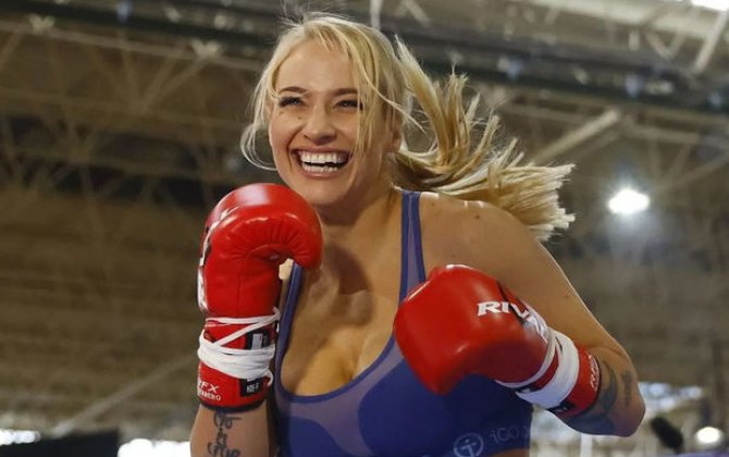 ABŞ-də transgender boksçuların qadın yarışlarında iştirakına icazə veriləcək