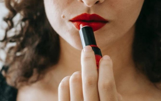 Azərbaycanlı qadın iş adamı olan 37 yaşlı ərini vəhşicəsinə öldürdü - FOTO