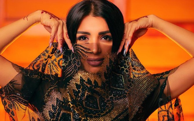 Rəqqasə Renkanın davulçusuna saxta 100 manat verdilər - VİDEO