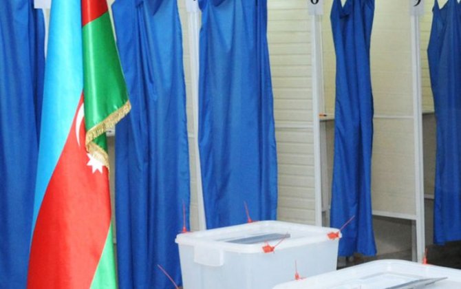 Prezidentliyə namizədliyinin irəli sürülməsi təsdiqlənən daha 4 şəxsin imza vərəqələri MSK-ya təqdim olunub