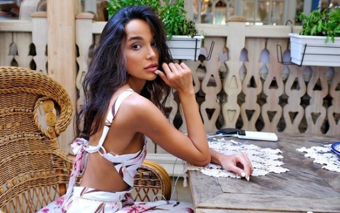 Xəstəlikdən əziyyət çəkən model: “Ümid edirəm ki, heç olmasa, infeksiya çıxsın” - AÇIQLAMA + FOTO