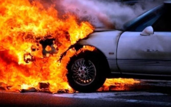 Bakıda avtomobil yanıb