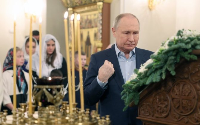 Putin həlak olanların ailələri ilə görüşüb, ağ örpəkli qadınları isə görməzdən gəlib... FOTO/VİDEO