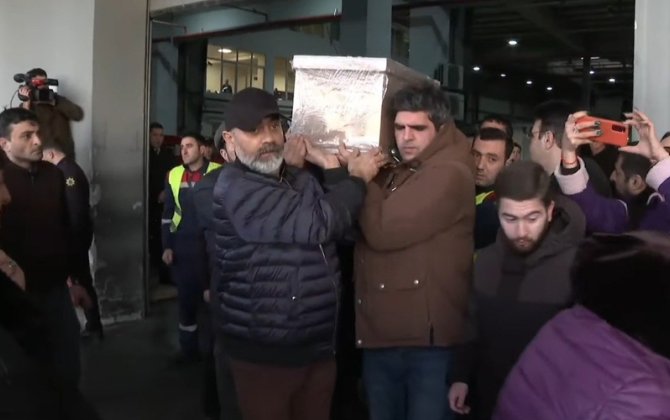 Aygün Bəylərin nəşi ata evinə gətirildi