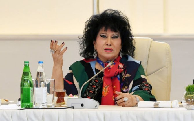 Zeynəb Xanlarovovanın xidməti avtomobilinə cərimə yazılıb? - İDDİA