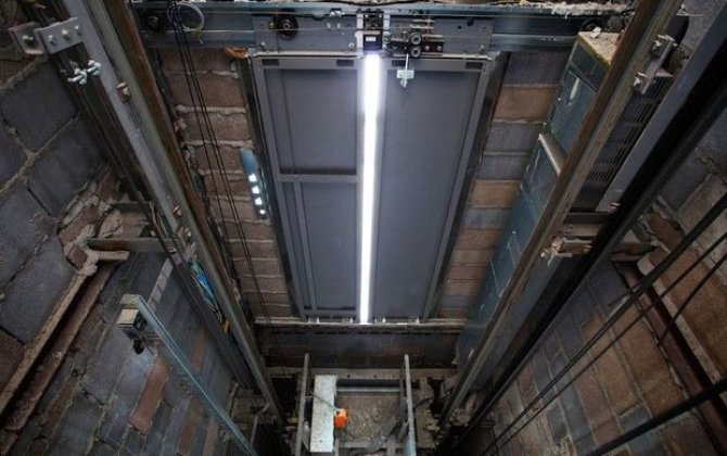 Bakıda binanın lifti qırılıb: Xəsarət alanlar var