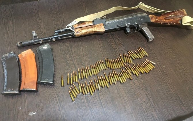 Göyçay sakini “Kalaşnikov” avtomatını və 85 patronu polisə könüllü təhvil verib