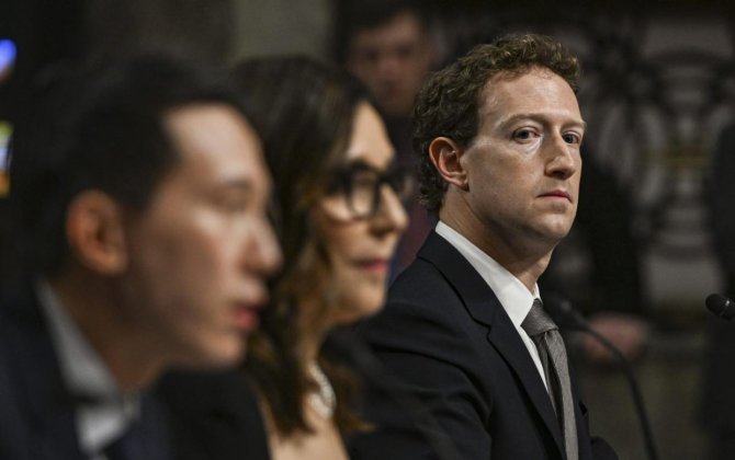 Mark Zukerberqin çətin anları - ABŞ senatında üzr istəməli oldu - VİDEO