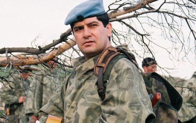 Necə deyərlər, yaxşı qalıb, hələ də gənc görünür...