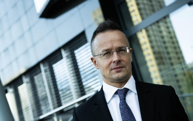 Peter Siyarto: “Macarıstan Ukraynanı silahla təmin etməyəcək”