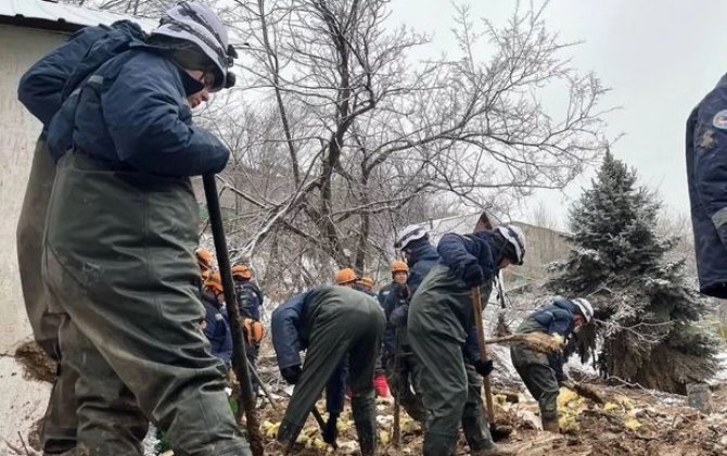 Almatıda palçıq axını nəticəsində dörd nəfər itkin düşüb - FOTO/VİDEO