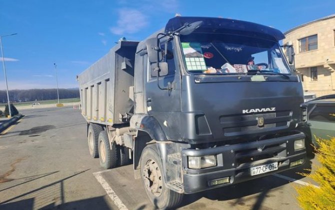 Yol polisinin qanuni tələbinə əməl etməyən yük avtomobilinin sürücüsü TUTULDU - FOTO