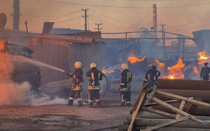 Bakıda iki təmir sexi YANDI