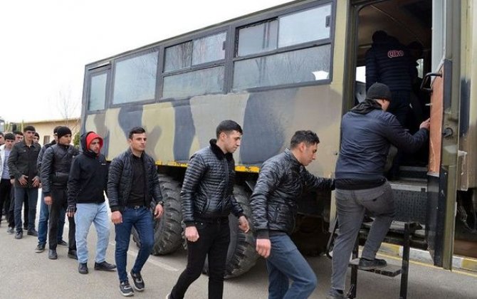 Ehtiyatdan çağırılan bir qrup hərbi vəzifəlinin iştirakı ilə döyüş hazırlığı üzrə məşğələlər keçirilib - FOTO