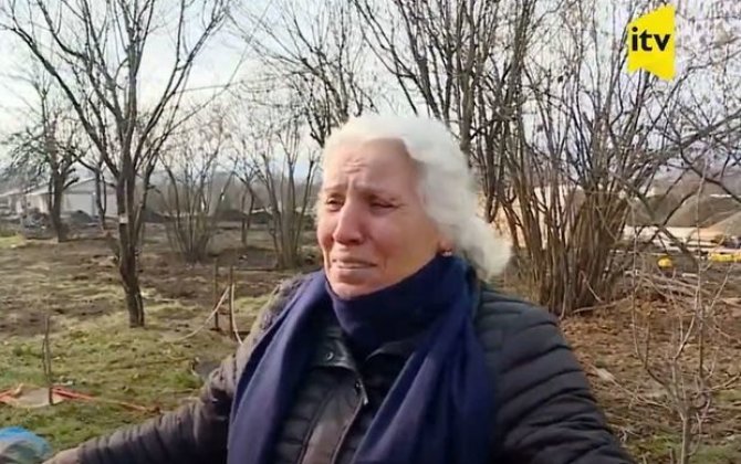 Похоронившая в Ходжалы троих детей Садагат Гусейнова посетила их могилы - ВИДЕО