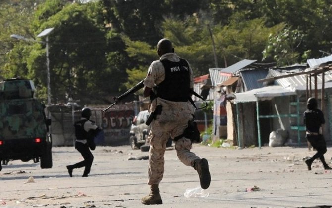 Власти Гаити ввели комендантский час и режим ЧП из-за банд