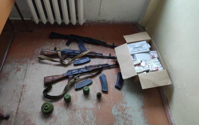 Xankəndidə məktəbdə silah-sursat tapıldı - FOTO