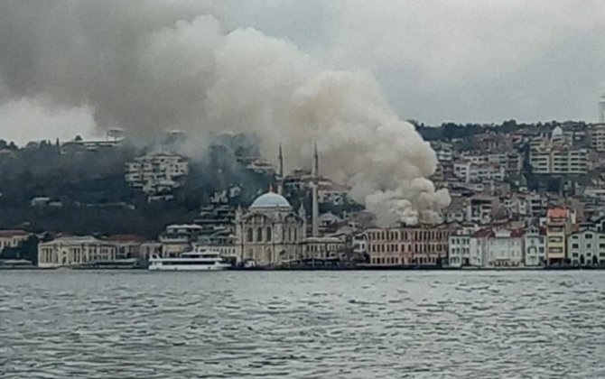 İstanbulda məscid yaxınlığında yanğın olub