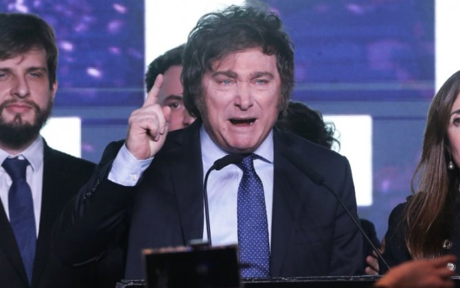 Bu ölkə prezidenti maaşını azaltdı