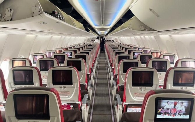 Pilot uçuş zamanı yuxuya getdi, sərnişinlər...