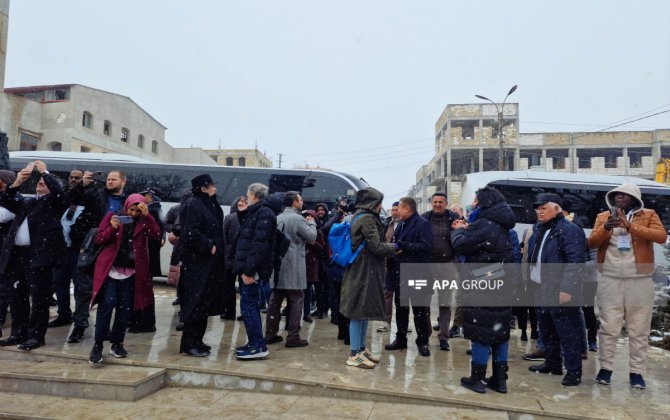 Beynəlxalq konfrans iştirakçıları Şuşada Yuxarı Gövhər Ağa məscidini ziyarət ediblər - FOTO