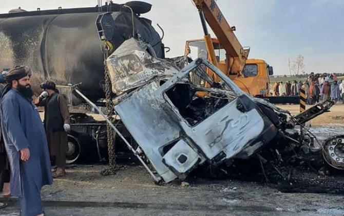 Əfqanıstanda avtobus qəzaya uğrayıb: Ölən və yaralananlar var - FOTO