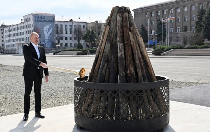 Ильхам Алиев разжег праздничный костер в Ханкенди по случаю Новруза - ФОТО - ОБНОВЛЕНО
