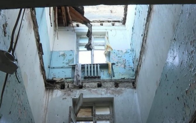 Жилое здание в Наримановском районе находится в аварийном состоянии - ВИДЕО
