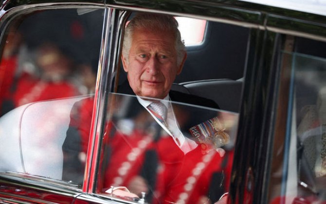 Ölüm xəbəri yayılan III Çarlz ictimaiyyət qarşısına çıxdı - FOTO