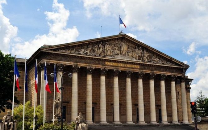 Fransa parlamenti iclasa “Crocus” qurbanları üçün bir dəqiqəlik sükutla başlayıb