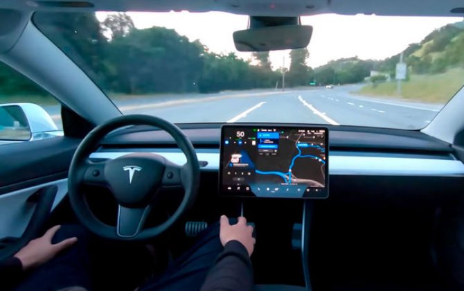 “Tesla” avtopilotun sınaq versiyasını buraxacaq - VİDEO