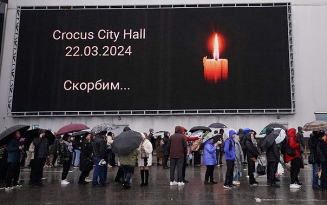Rusiyalı sənətçilər “Crocus City Hall” qurbanlarını Müslüm Maqomayevin mahnıları ilə andılar - VİDEO