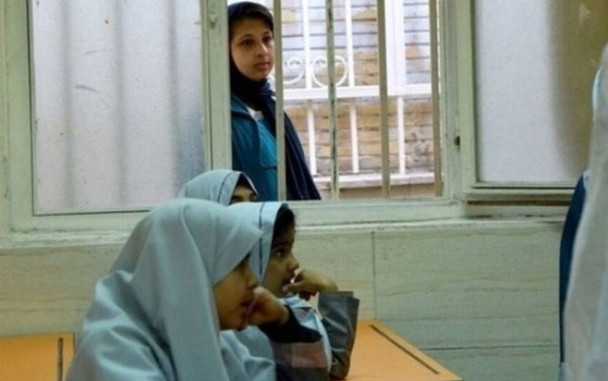 В Иране сотни тысяч школьников бросили учебу - ФОТО