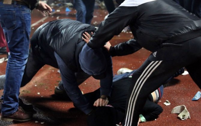 Bakıda kütləvi dava baş verib, bıçaqlananlar var