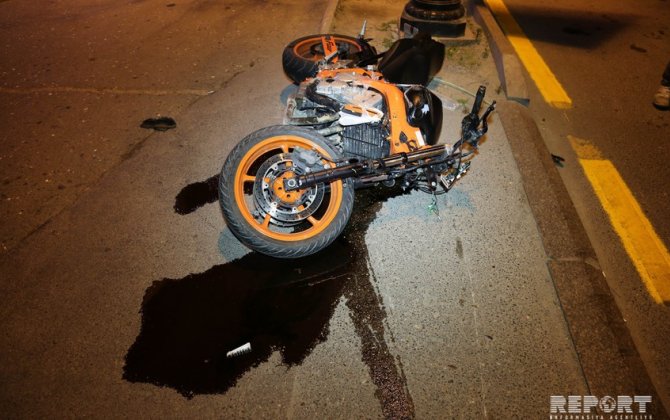 Мотоциклист сбил 21-летнюю девушку в Сабунчинском районе столицы