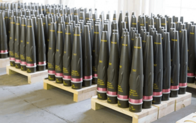 Чехия договорилась о закупке 180 тыс. снарядов для Украины