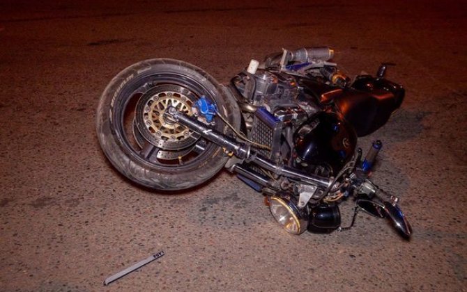 В Баку мотоцикл сбил двух женщин - ВИДЕО