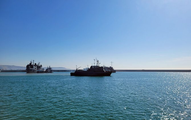 ВМС и ВВС Азербайджана провели тактические учения в Каспийском море