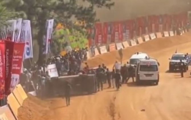 Şri-Lankada avtomobil yarışında FACİƏ: Ölənlər və yaralananlar var - VİDEO