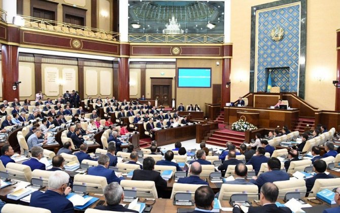 Парламент Казахстана принял закон о запрете въезда иностранцам, причастным к экстремизму