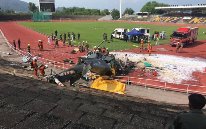 В Малайзии при крушении двух вертолетов погибли 10 человек - ВИДЕО